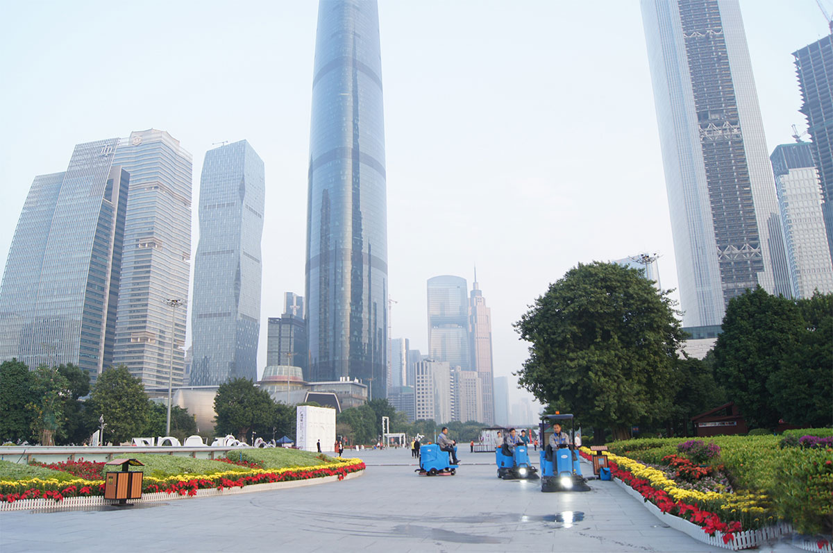 海心沙广场地面洗地机清洁